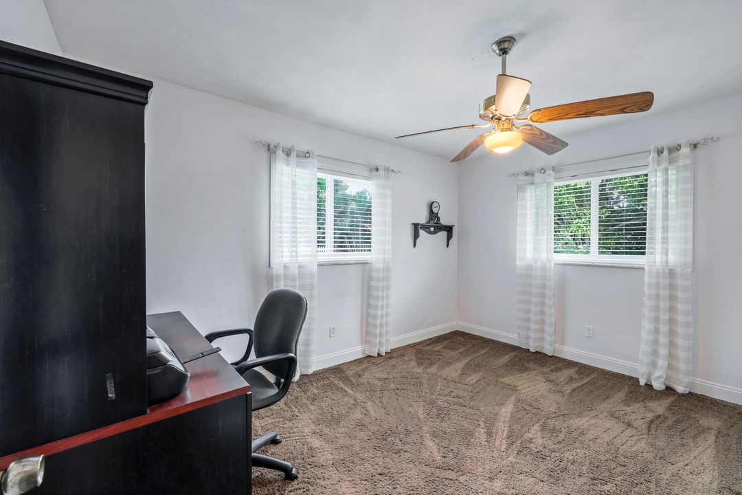 289 Burning Tree Dr, Naples, FL 34105