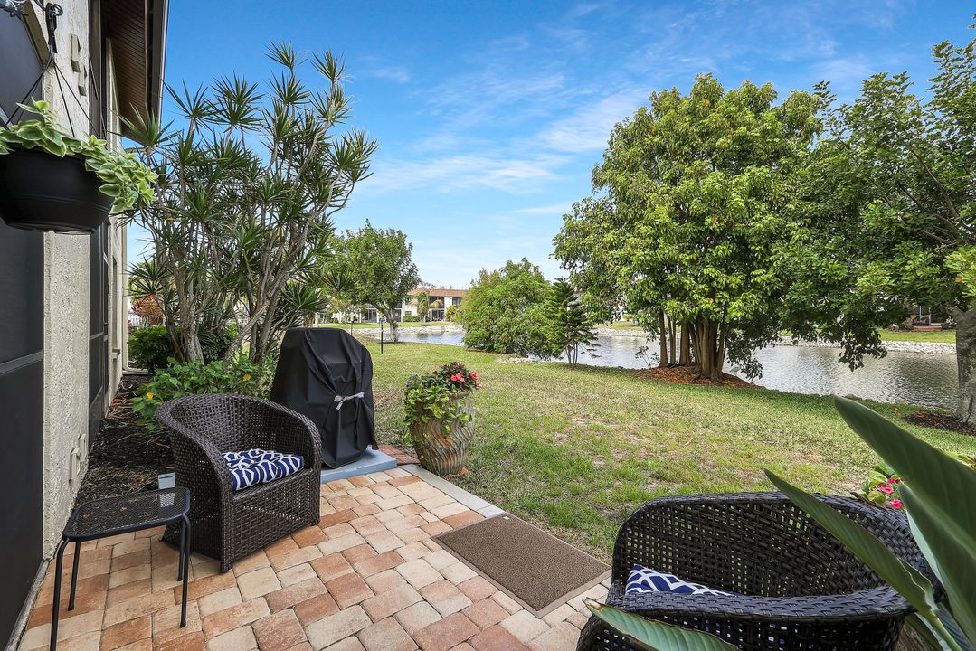 9290 Lake Park Dr #104, Fort Myers, FL 33919