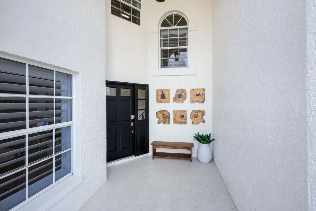 2128 Paget Cir, Naples, FL 34112