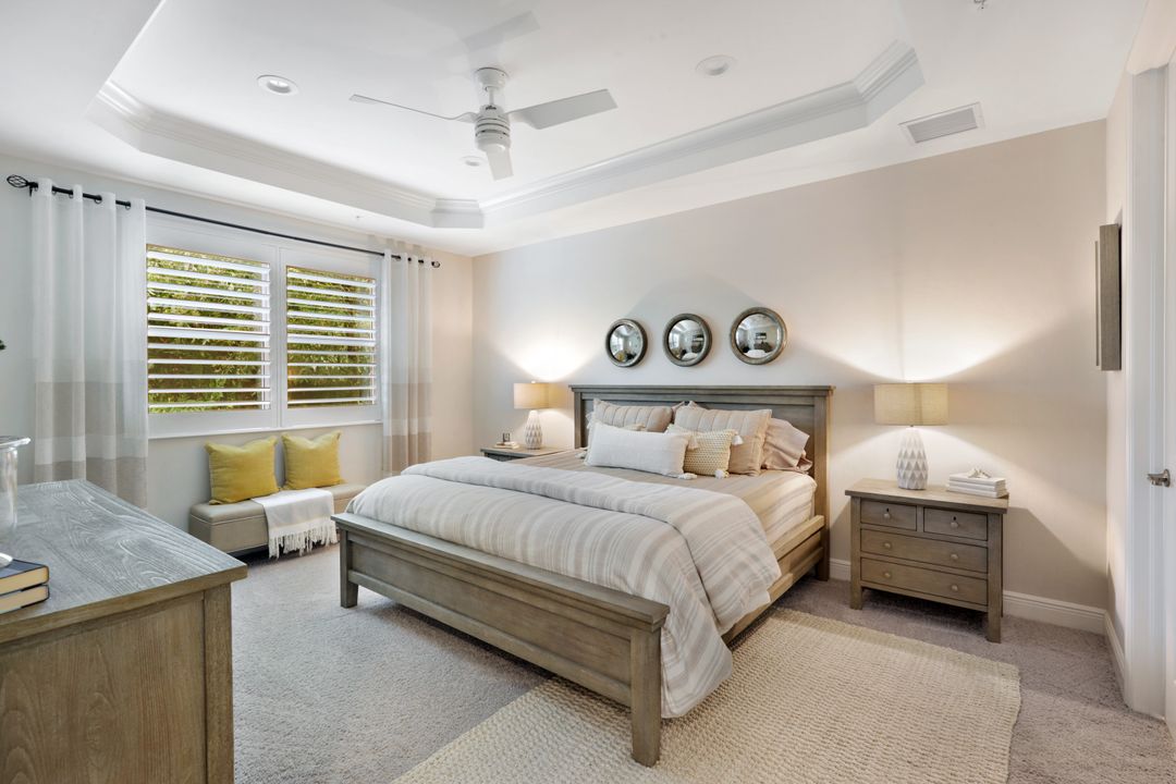2542 Seychelles Dr #702, Naples, FL 34112