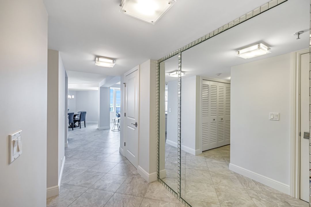 4041 Gulf Shore Blvd N #1108, Naples, FL 34103
