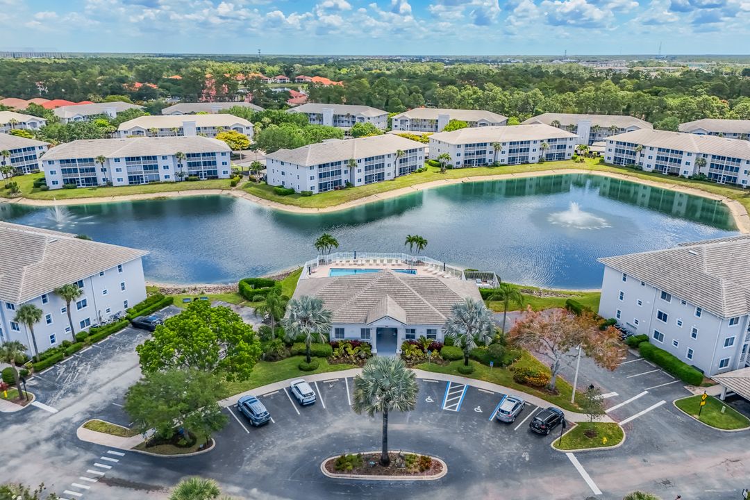 7827 Regal Heron Cir #302, Naples, FL 34104