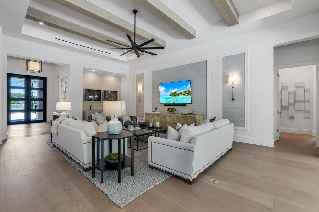 6630 Palisades Ave, Naples, FL 34109