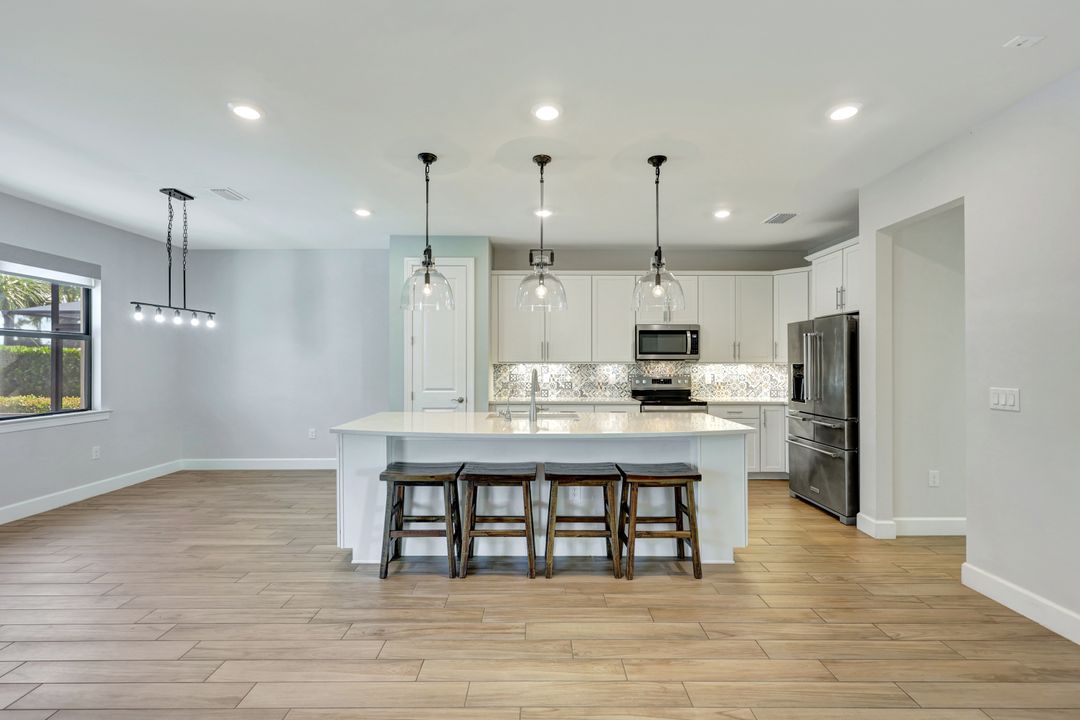 9034 Bexley Dr, Fort Myers, FL 33967