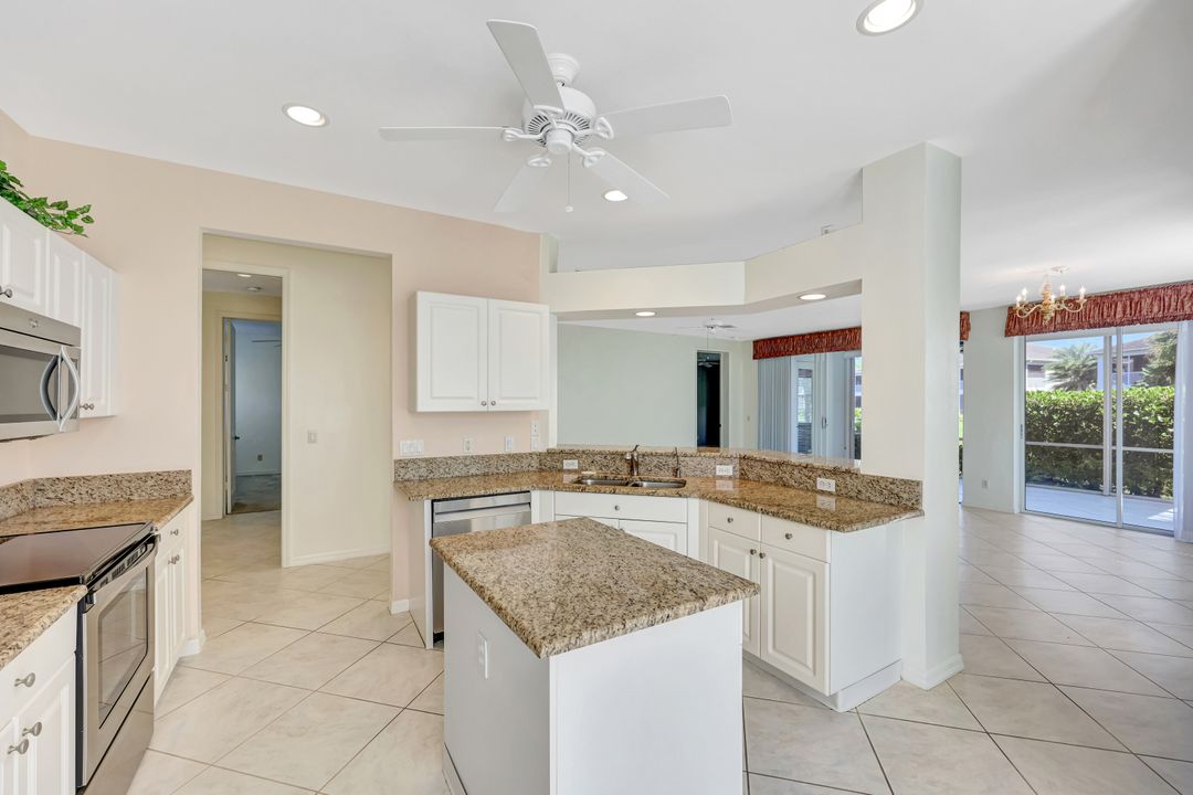 5080 Yacht Harbor Cir #103, Naples, FL 34112