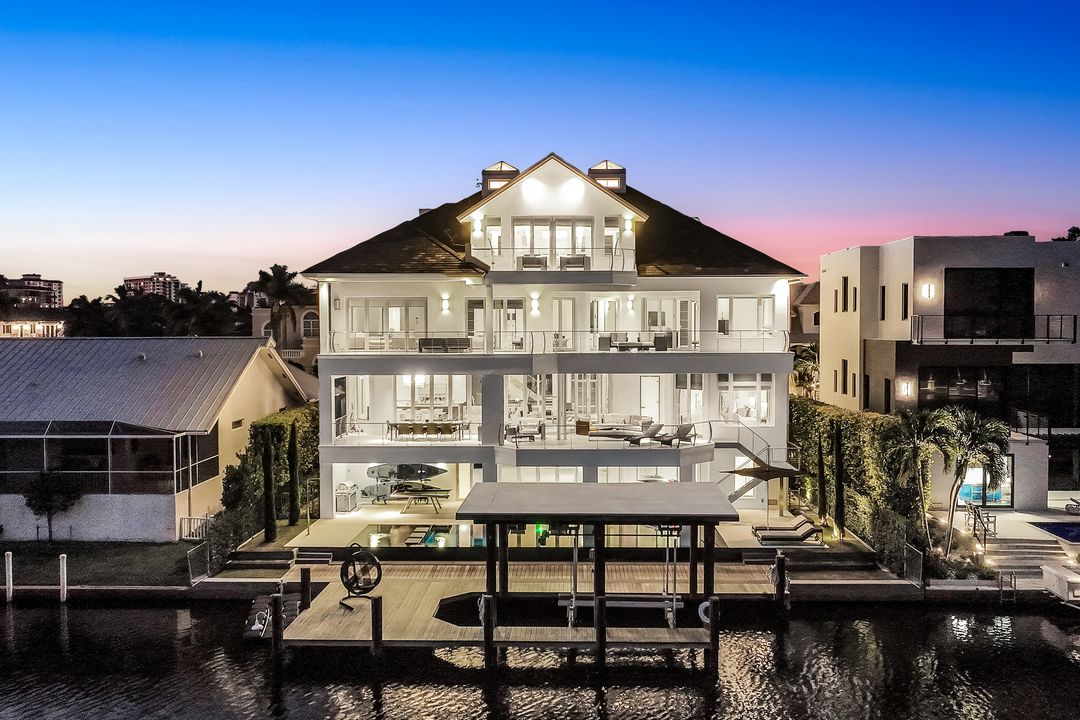 260 Channel Dr, Naples, FL 34108