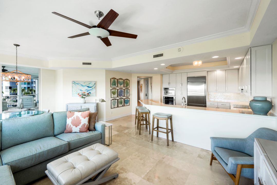 295 Grande Way #304, Naples, FL 34110