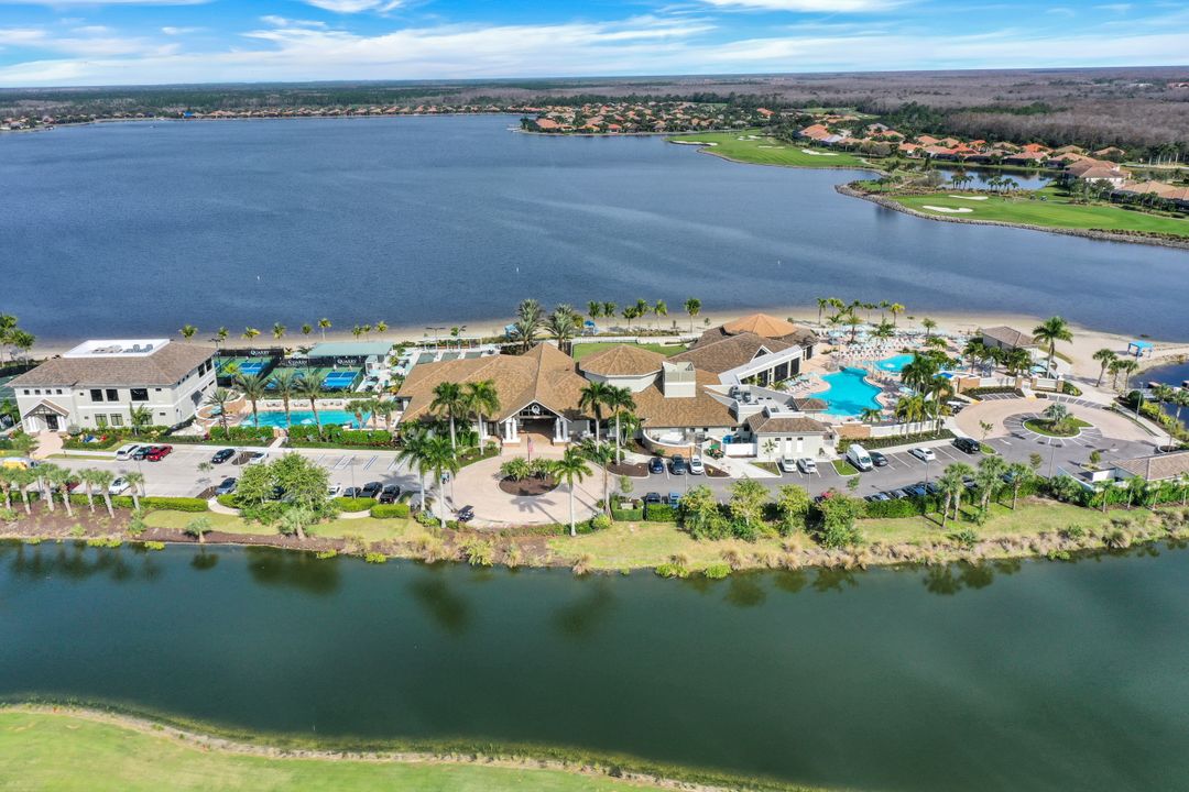 8950 Weathered Stone Dr, Naples, FL 34120