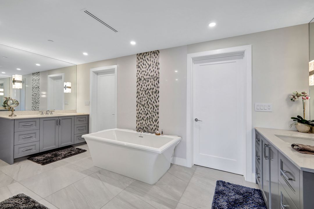 13925 Old Coast Rd #2205, Naples, FL 34110