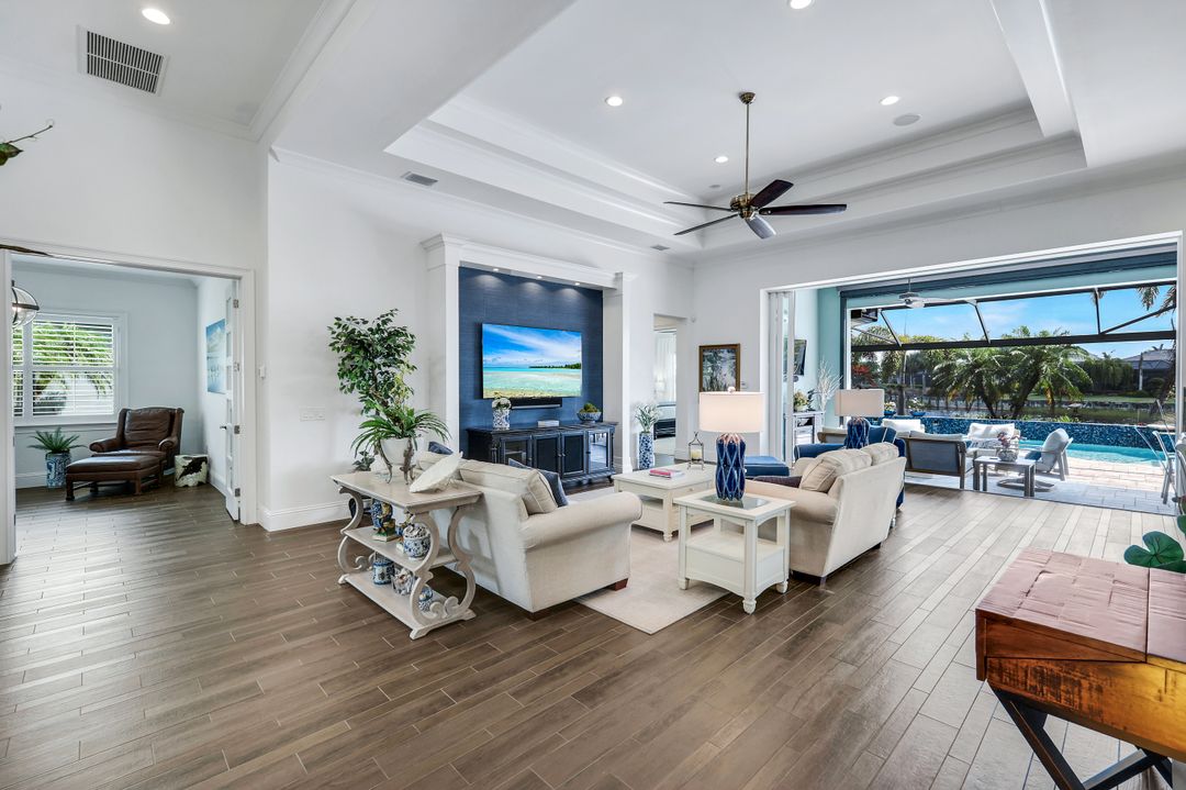 6460 Pembroke Wy, Naples, FL 34113