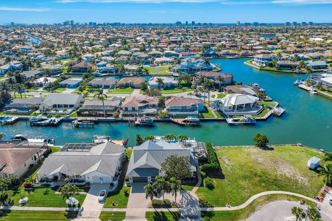 230 Windbrook Ct, Marco Island, FL 34145