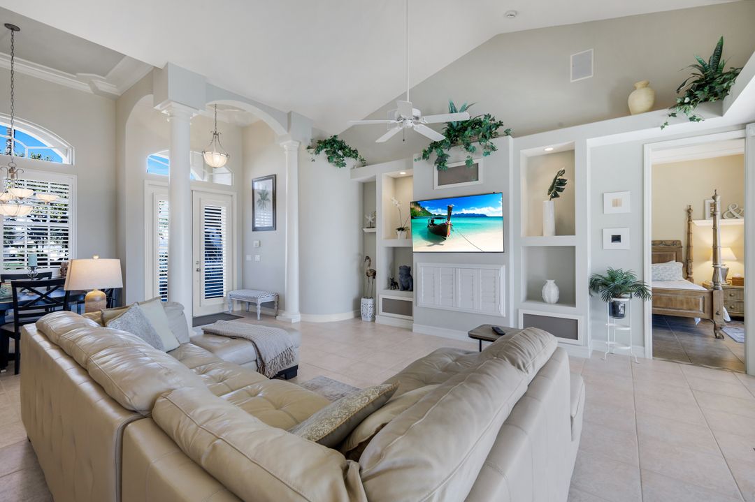 2014 Cape Coral Pkwy W, Cape Coral, FL 33914