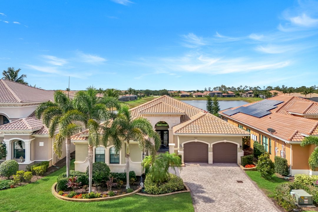 2915 Cinnamon Bay Cir, Naples, FL 34119
