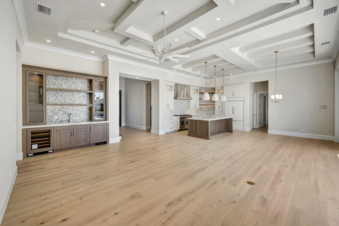 860 Banyan Ct, Marco Island, FL 34145