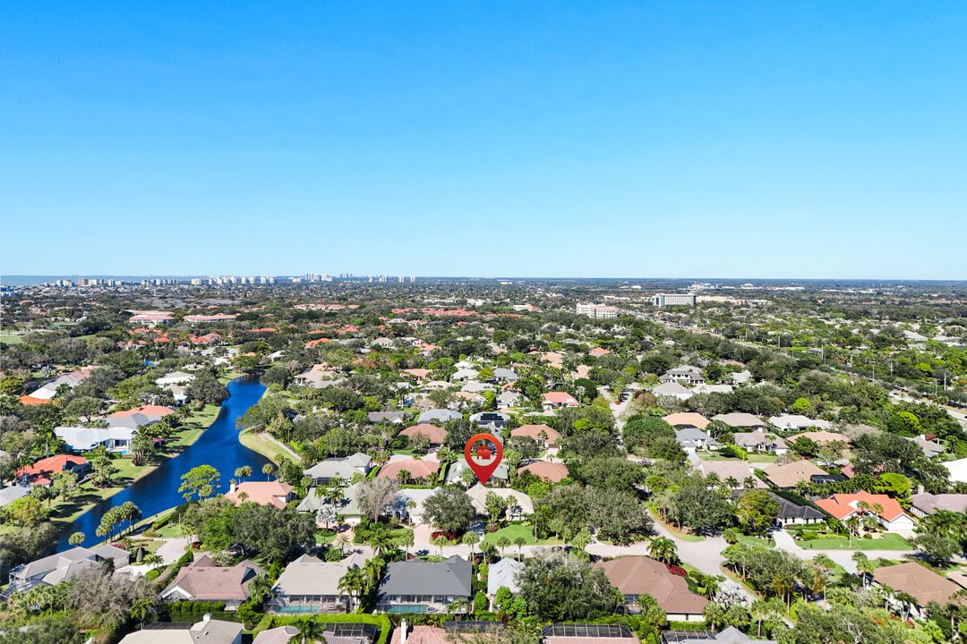 717 Pine Creek Ln, Naples, FL 34108