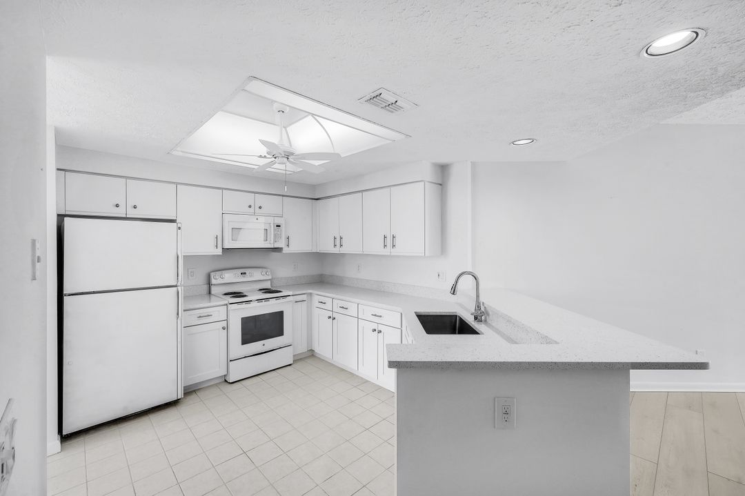 2182 Anchorage Ln  #A, Naples, FL 34104