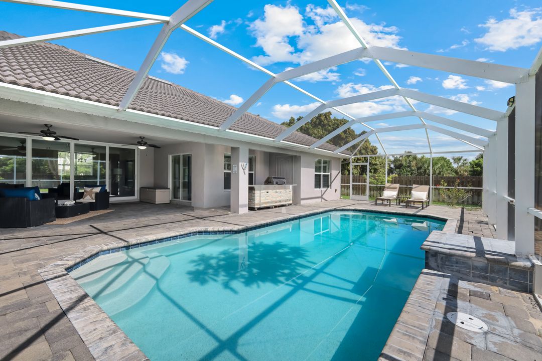27741 Roslin Dr, Bonita Springs, FL 34135