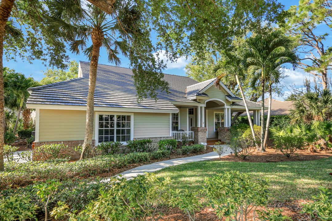 3791 Lakemont Dr, Bonita Springs, FL 34134