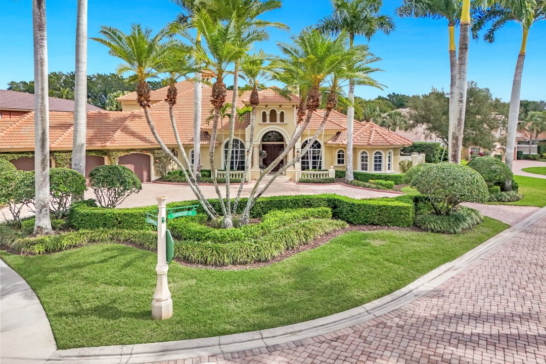 2350 Cheshire Ln, Naples, FL 34109