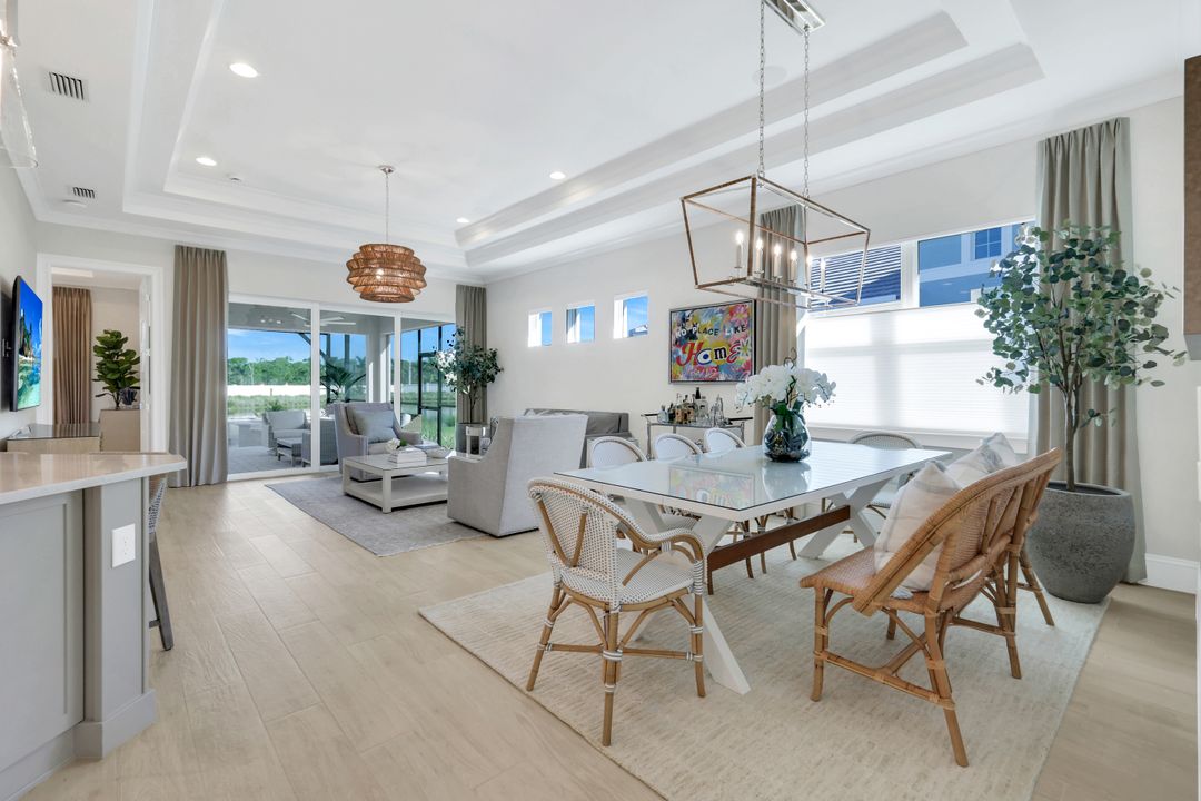 8825 Yucatan Ct, Naples, FL 34112