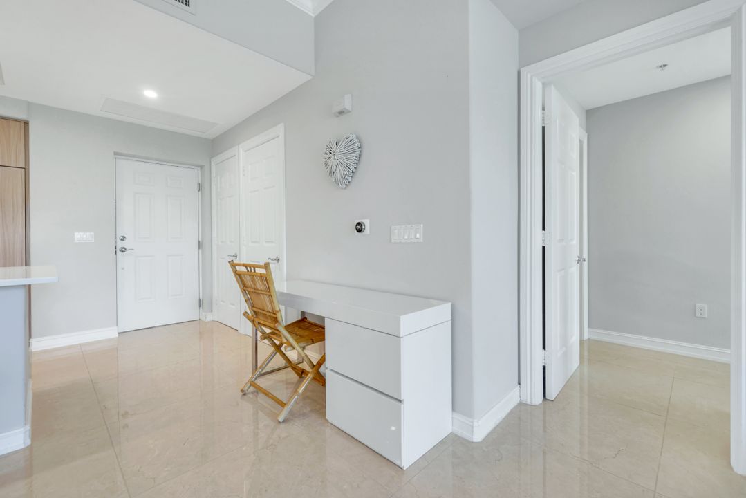 2728 Tiburon Blvd E #403, Naples, FL 34109