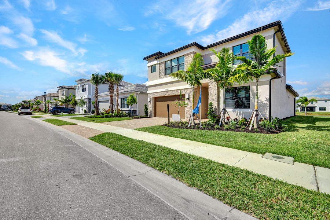 12704 Caballo Ct, Estero, FL 33928