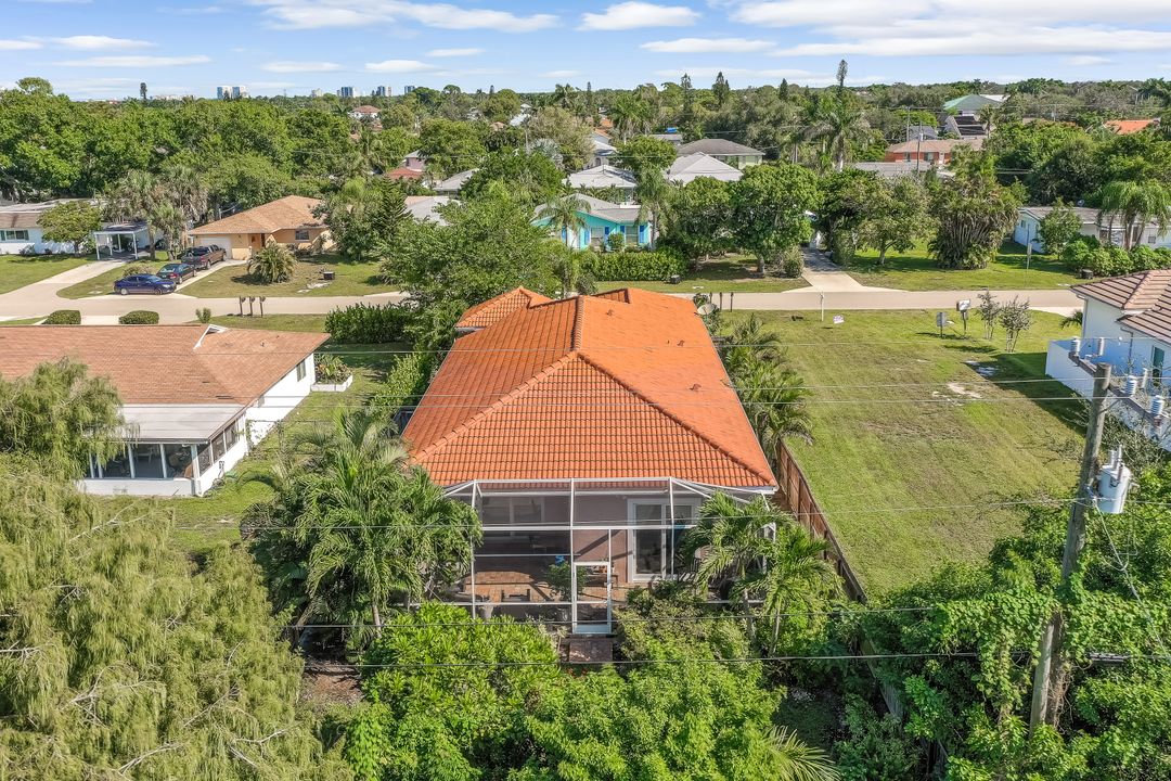 838 95th Ave N, Naples, FL 34108