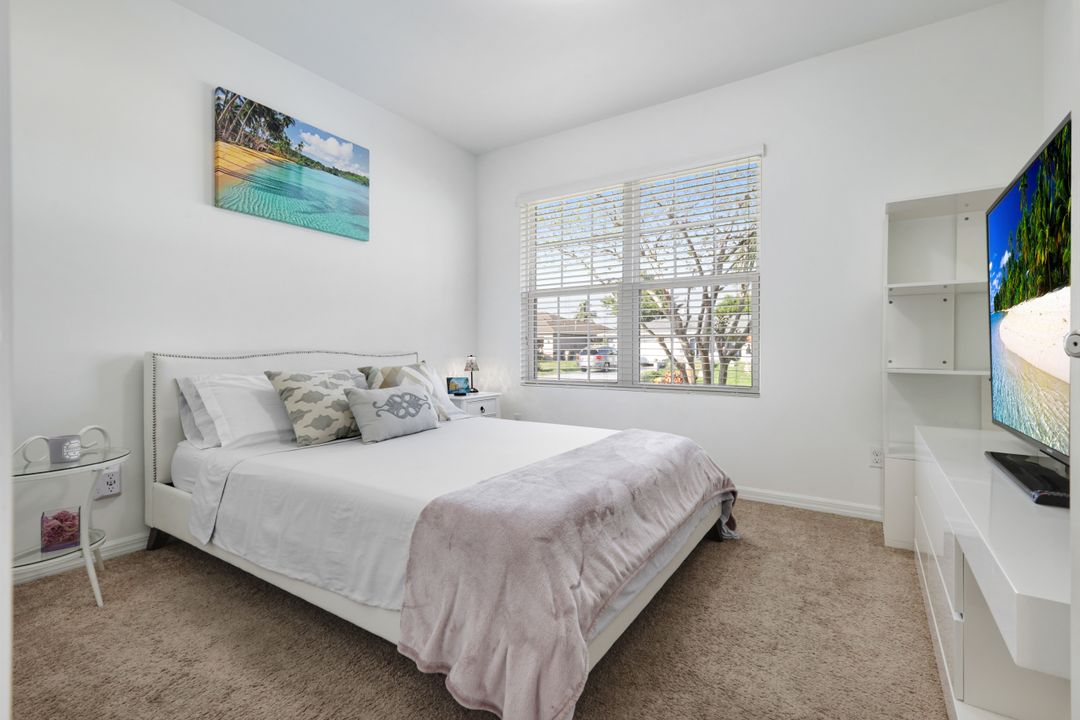 1323 SW 9th Ave, Cape Coral, FL 33991