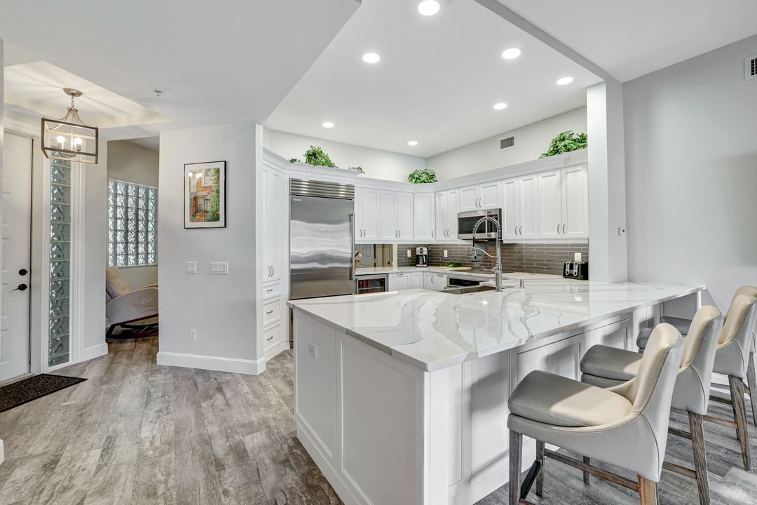 770 Bentwater Cir #103, Naples, FL 34108