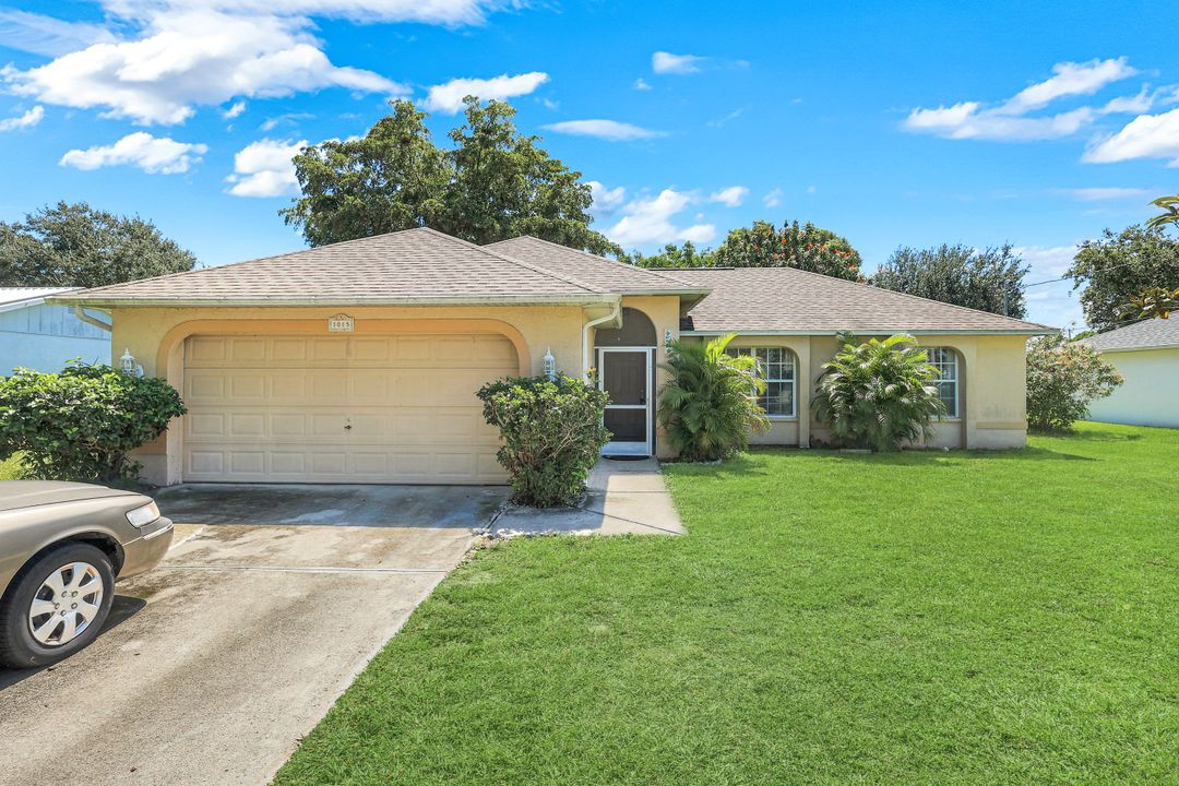 1015 SE 4th Pl, Cape Coral, FL 33990