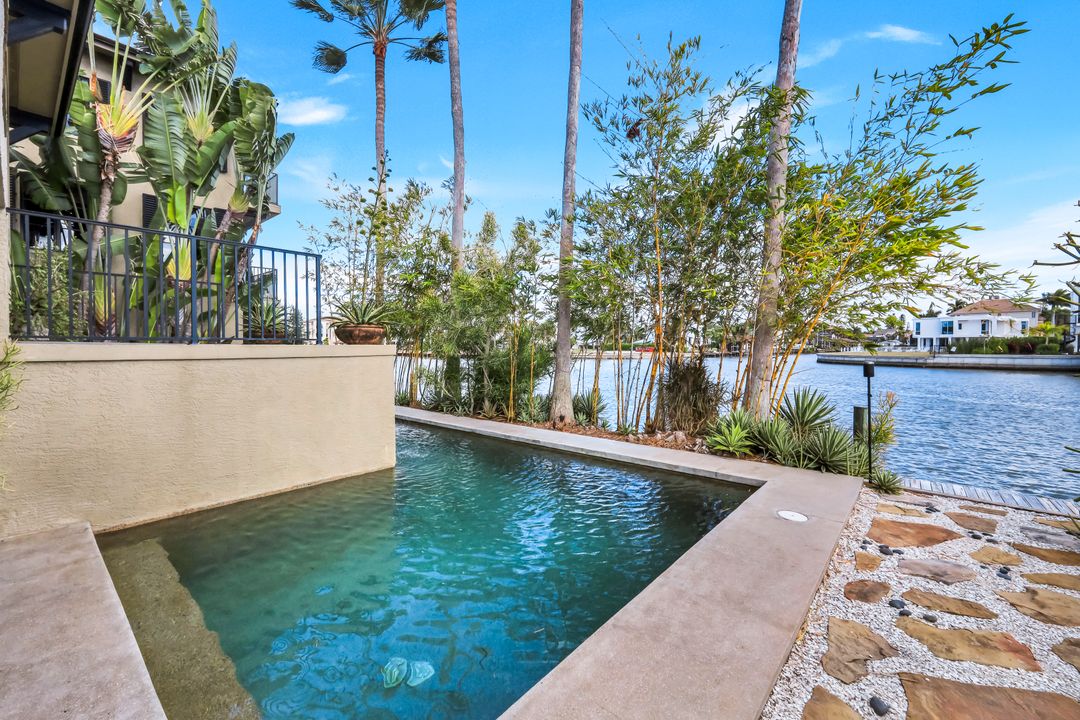 290 Channel Dr, Naples, FL 34108