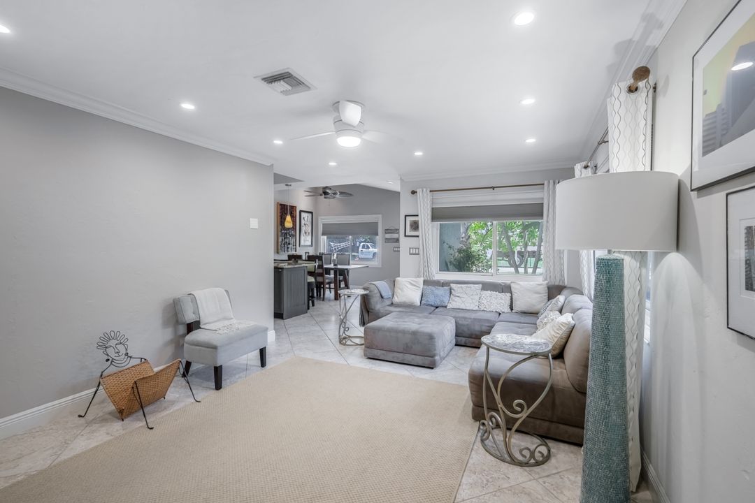 791 96th Ave N, Naples, FL 34108