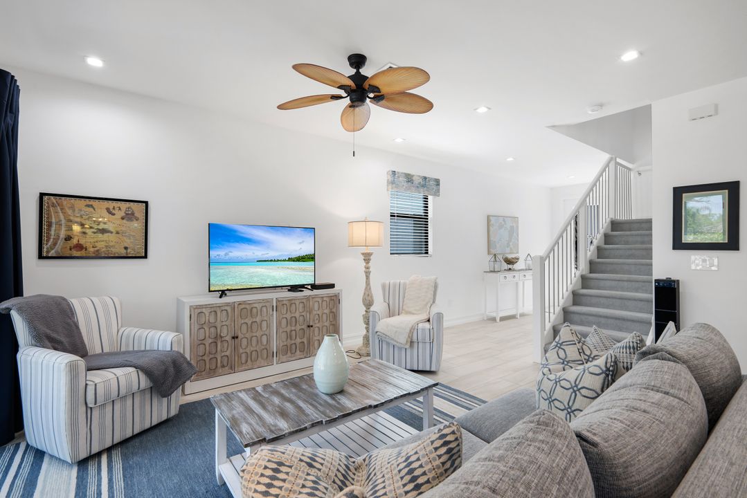 7550 Rockefeller Dr, Naples, FL 34119