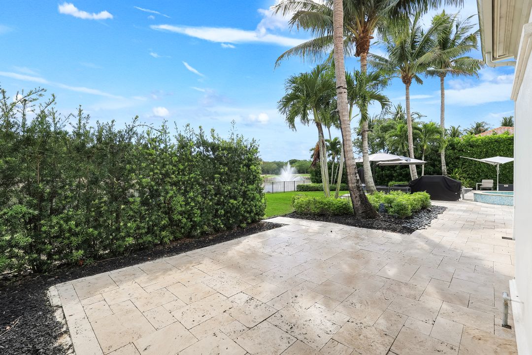 2885 Escada Ct, Naples, FL 34109