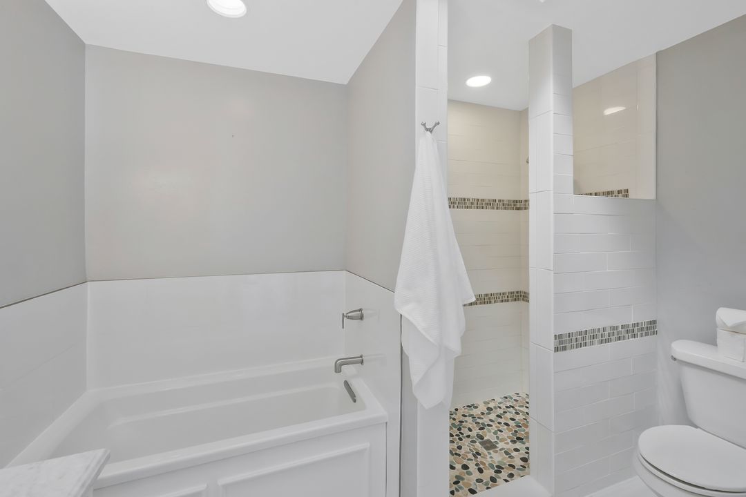 11054 Linnet Ln, Naples, FL 34119