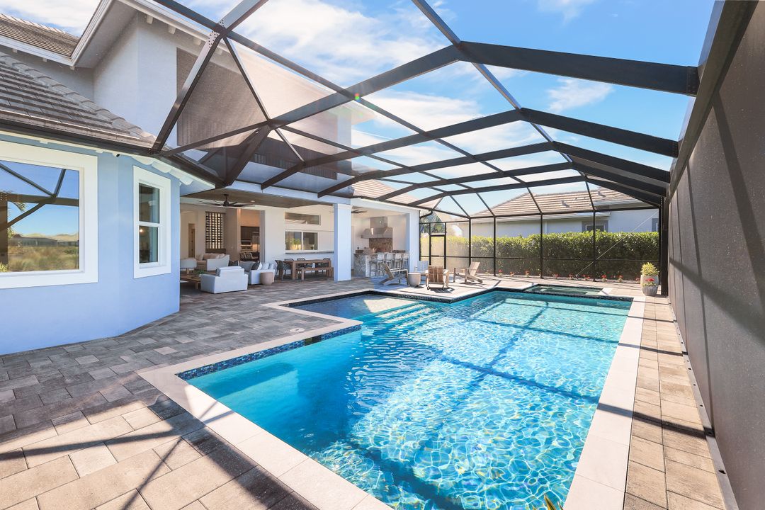 6273 Negril Isle Dr, Naples, FL 34113