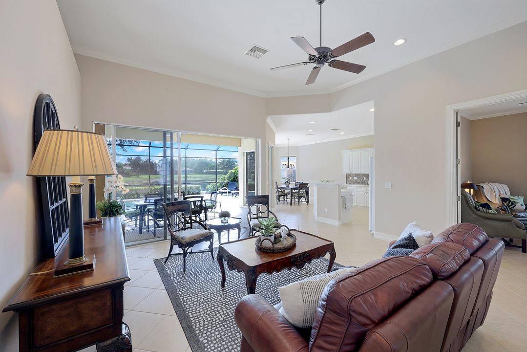 6074 Divot Ct, Naples, FL 34113