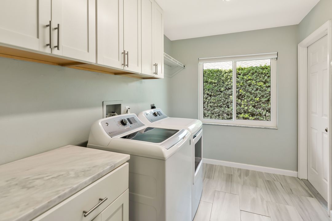 10361 Windsor Way, Naples, FL 34109