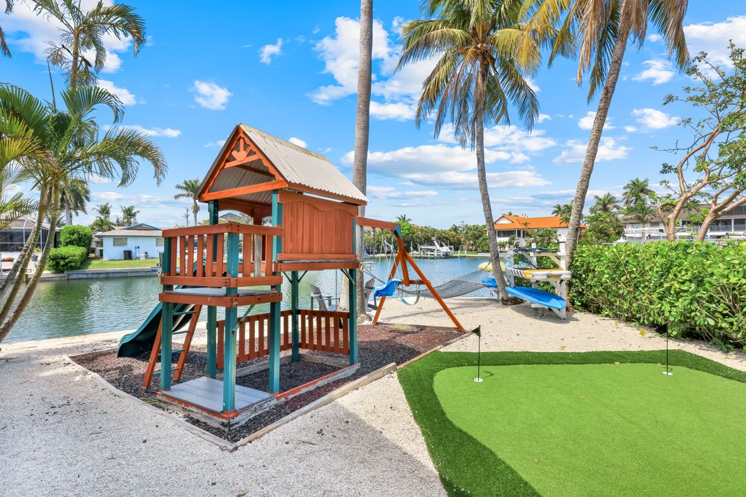 544 Seagrape Dr, Marco Island, FL 34145