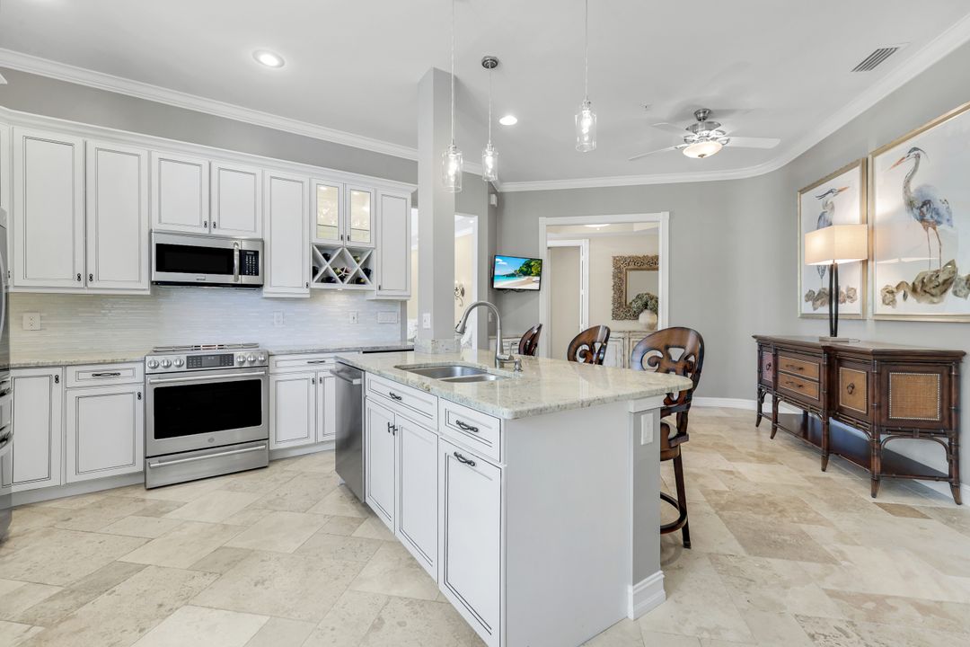 1840 Les Chateaux Blvd #4201, Naples, FL 34109