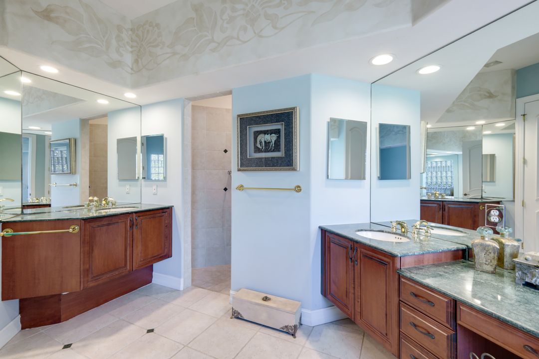 2390 King Palm Way, Naples, FL 34105