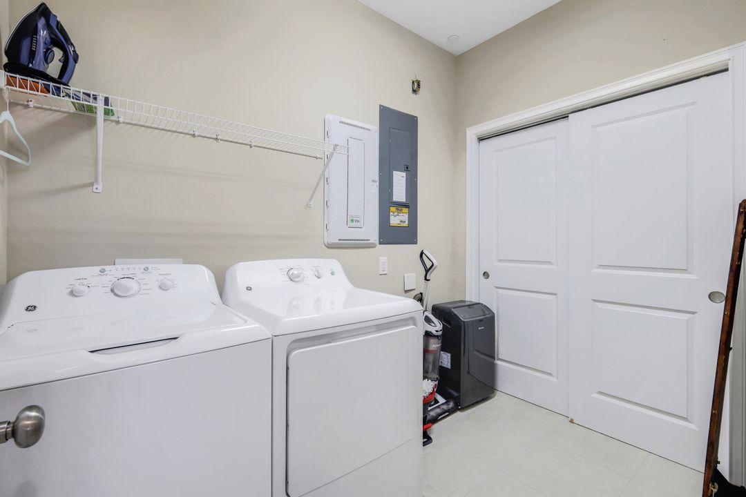 9386 Pocida Ct #202, Naples, FL 34119