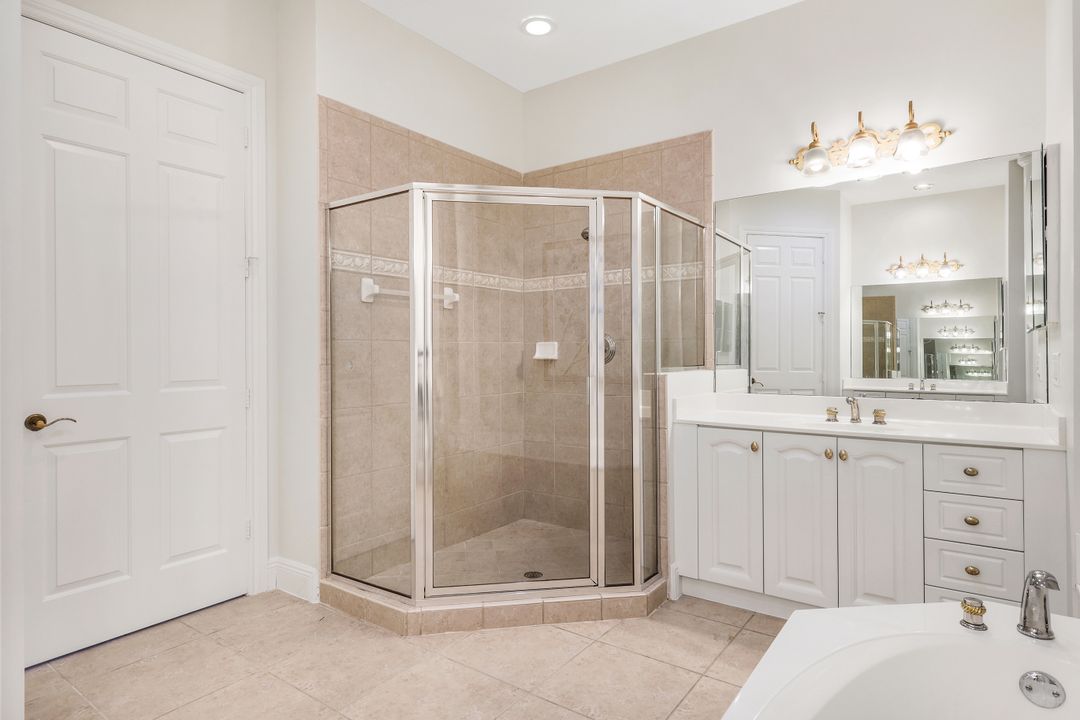 3715 Montreux Ln #204, Naples, FL 34114