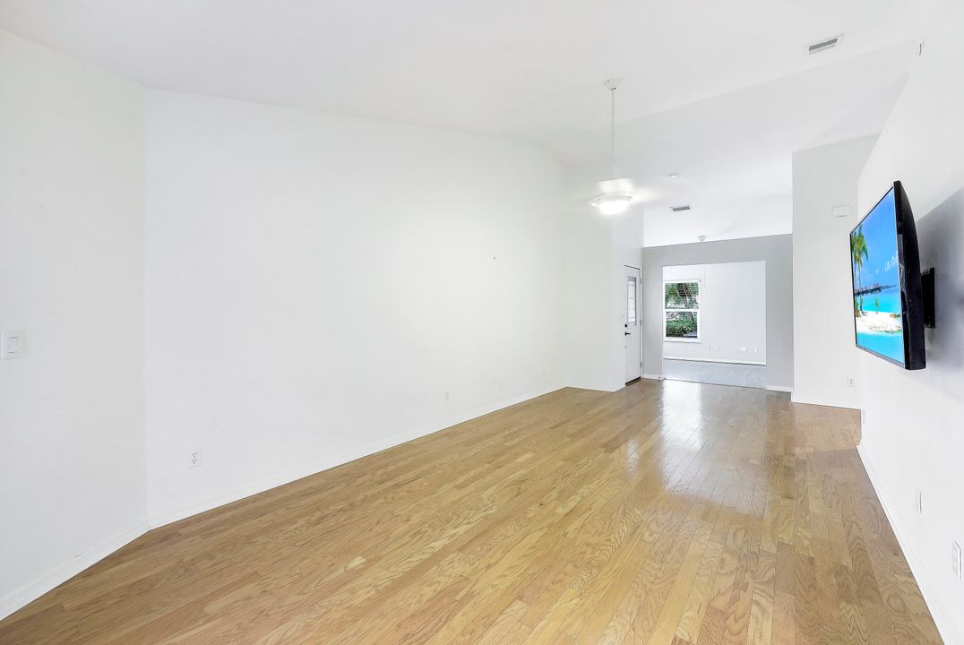 108 Bermuda Dunes Ct, Naples, FL 34113