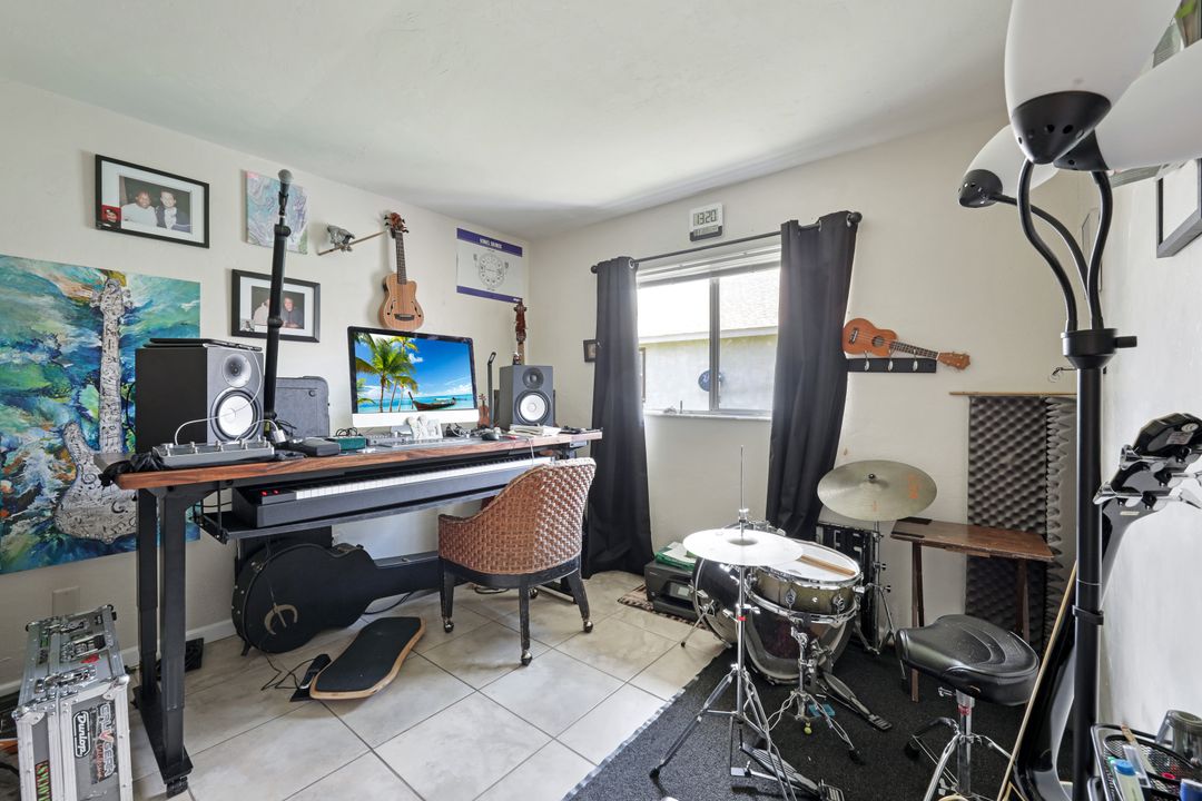 913 SE 13th St  #913/915, Cape Coral, FL 33990