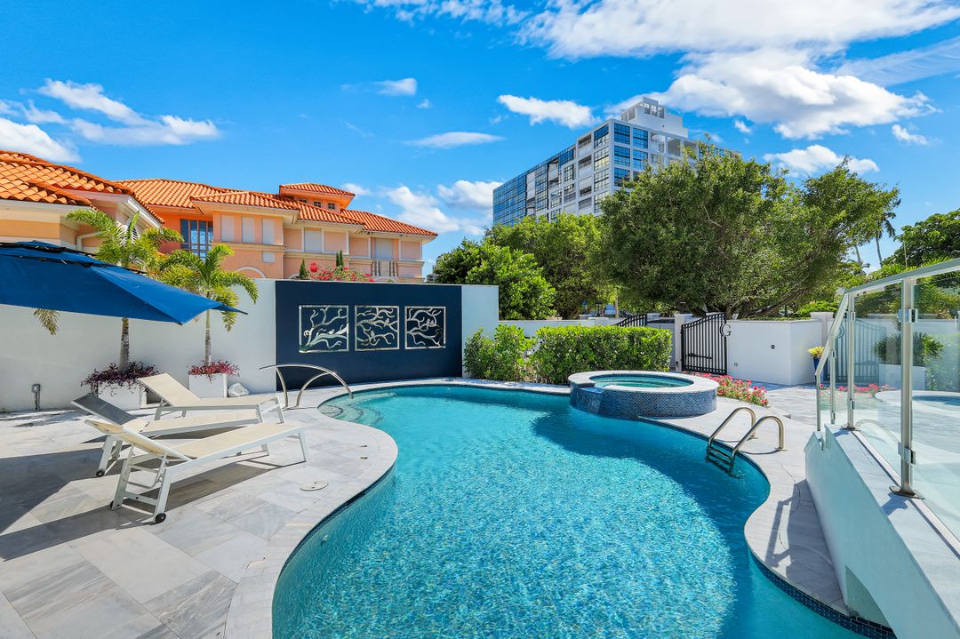4900 Gulf Shore Blvd N, Naples, FL 34103