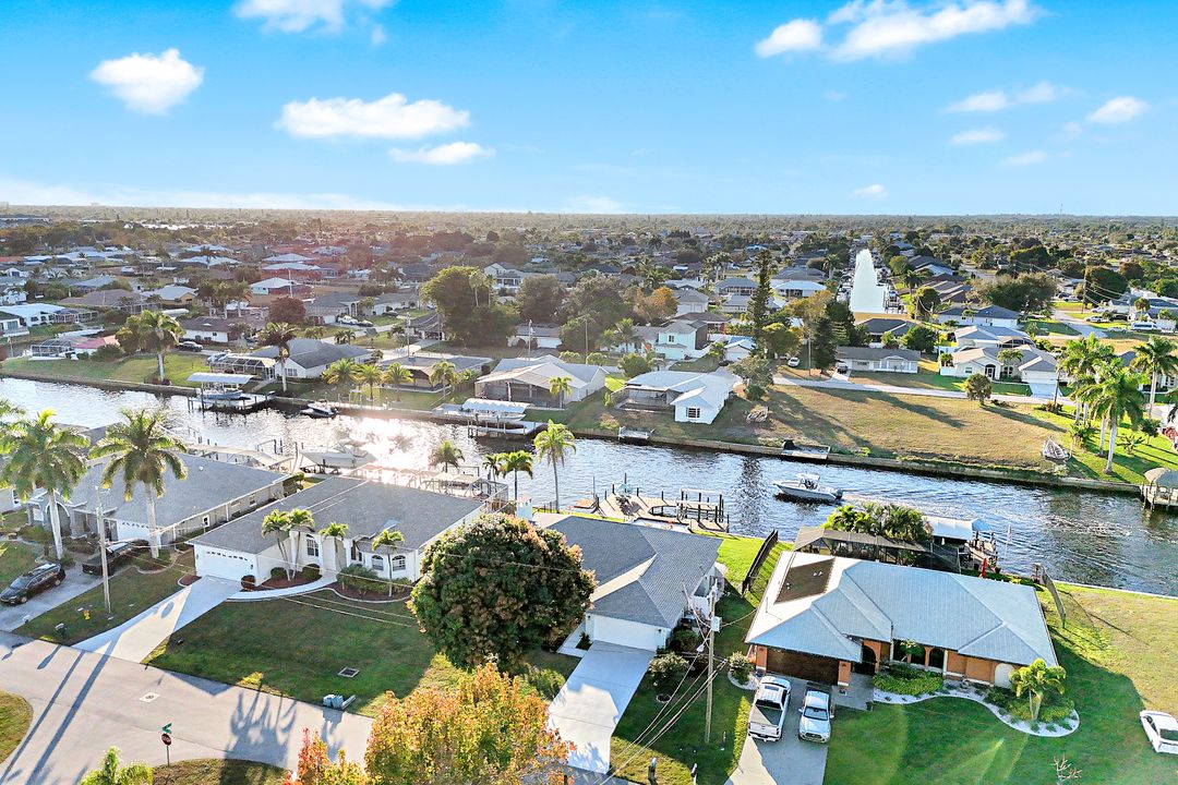 1326 SE 21st Ave, Cape Coral, FL 33990