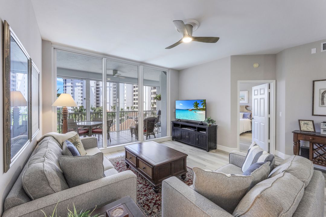 460 Launch Cir #503, Naples, FL 34108