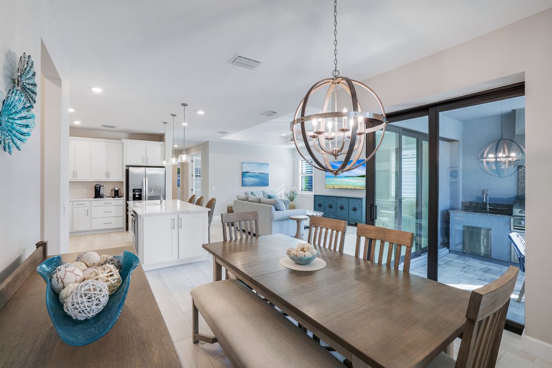 1944 Yellowfin Cir, Naples, FL 34114