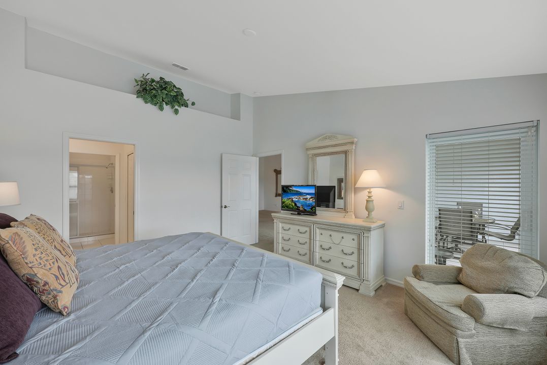 5963 Sand Wedge Ln #207, Naples, FL 34110